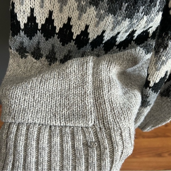 American Eagle Gray Pattern Open Front Knit Cardigan - Picture 3 of 7